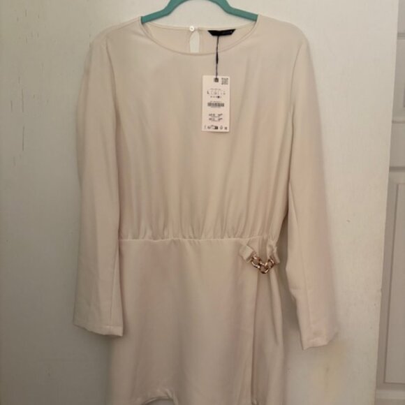Zara Cream Long Sleeve Romper w/ Gold Chain Detail, Sz L, NWT - Picture 5 of 8